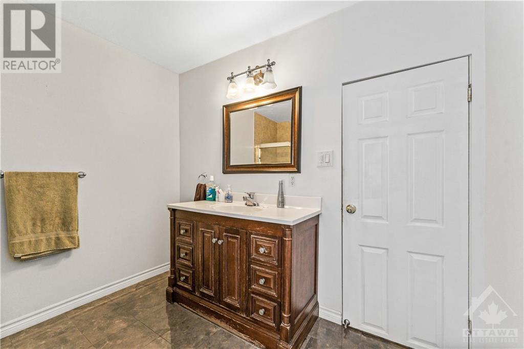 185 Guigues Avenue, Ottawa, Ontario  K1N 5J1 - Photo 18 - 1364917
