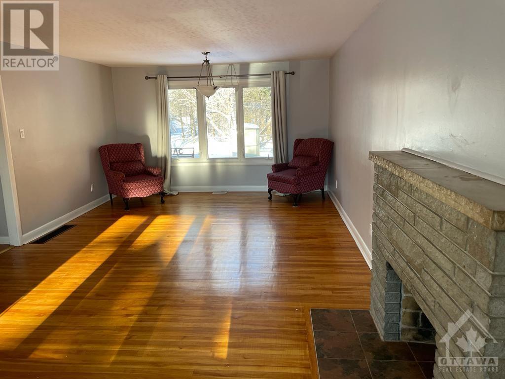 1217 Parkway Drive, Ottawa, Ontario  K2B 2W5 - Photo 3 - 1365179