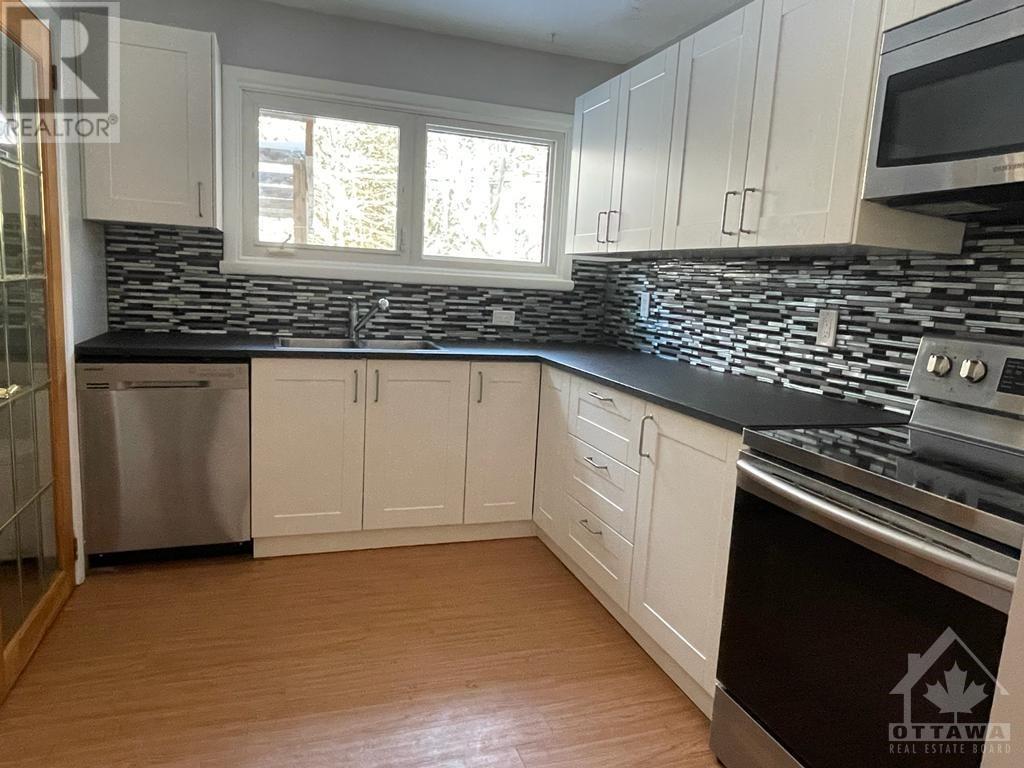 1217 Parkway Drive, Ottawa, Ontario  K2B 2W5 - Photo 5 - 1365179