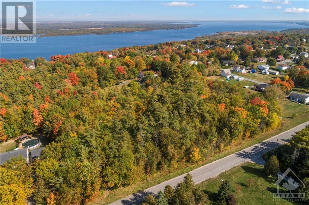 01 BRAECREST AVENUE, braeside, Ontario