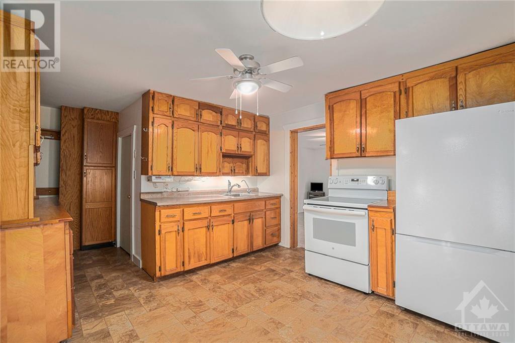 73 Aberdeen Avenue, Smiths Falls, Ontario  K7A 4N9 - Photo 3 - 1365256