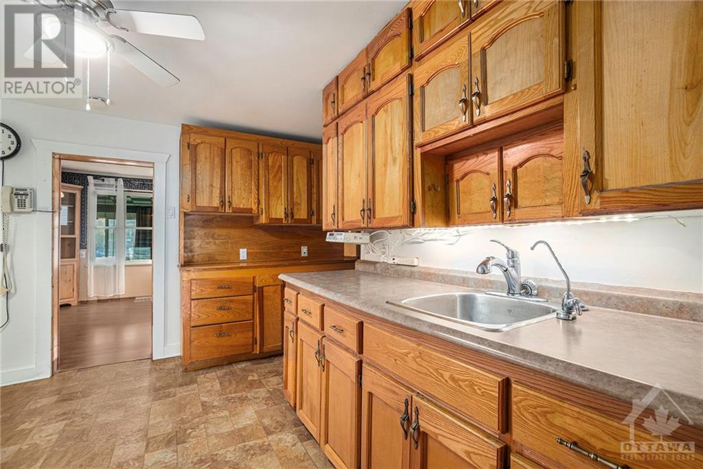 73 Aberdeen Avenue, Smiths Falls, Ontario  K7A 4N9 - Photo 5 - 1365256