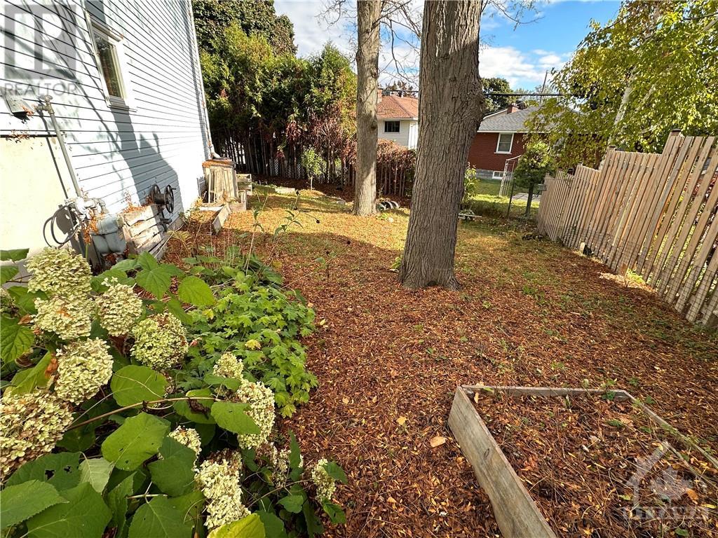 851 Rob Roy Avenue, Ottawa, Ontario  K2B 8S6 - Photo 8 - 1365220