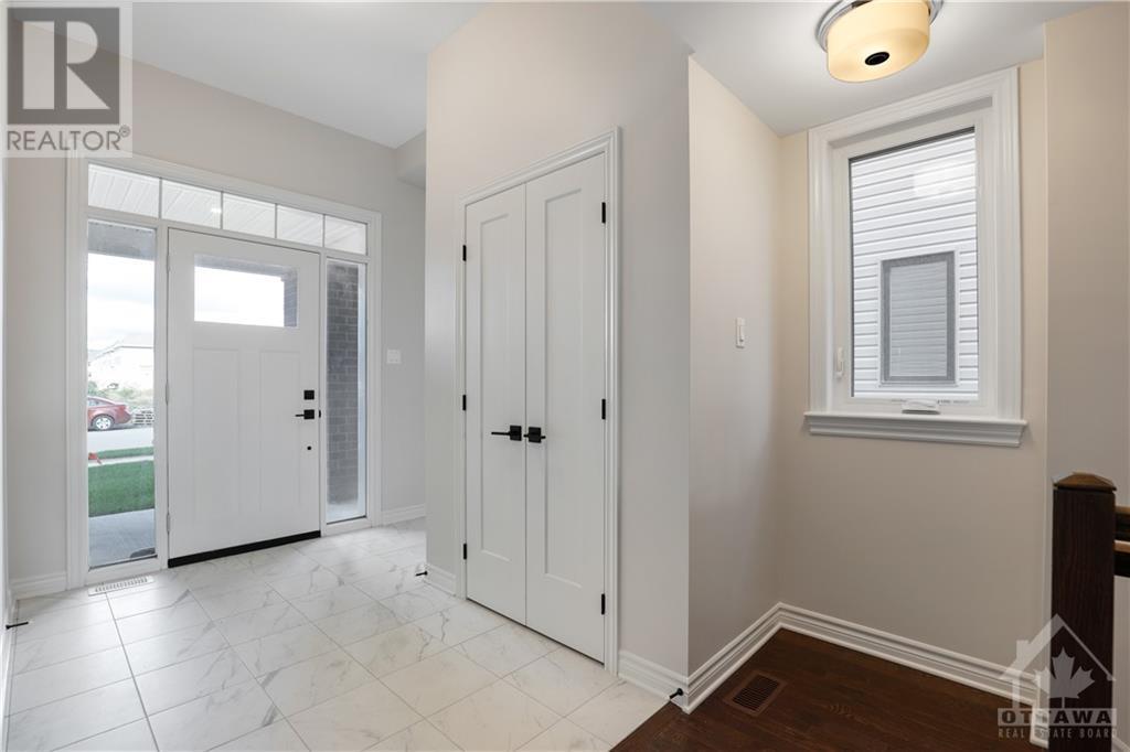404 Barrett Farm Drive, Ottawa, Ontario  K1T 0X7 - Photo 3 - 1365260