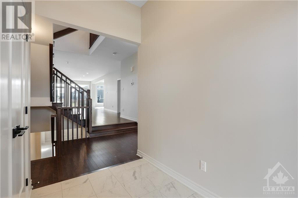 404 Barrett Farm Drive, Ottawa, Ontario  K1T 0X7 - Photo 4 - 1365260