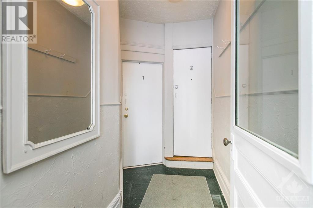 27 Perkins Street, Ottawa, Ontario  K1R 7G4 - Photo 2 - 1365223