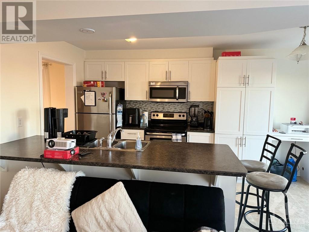 553 Meadowcreek Circle, Kanata, Ontario  K2M 0J8 - Photo 7 - 1365248
