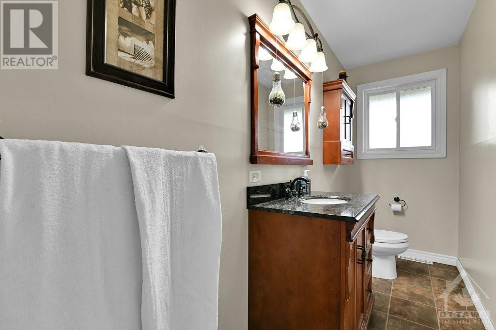 43 Fifth Street E, Morrisburg, Ontario  K0C 1X0 - Photo 10 - 1363799