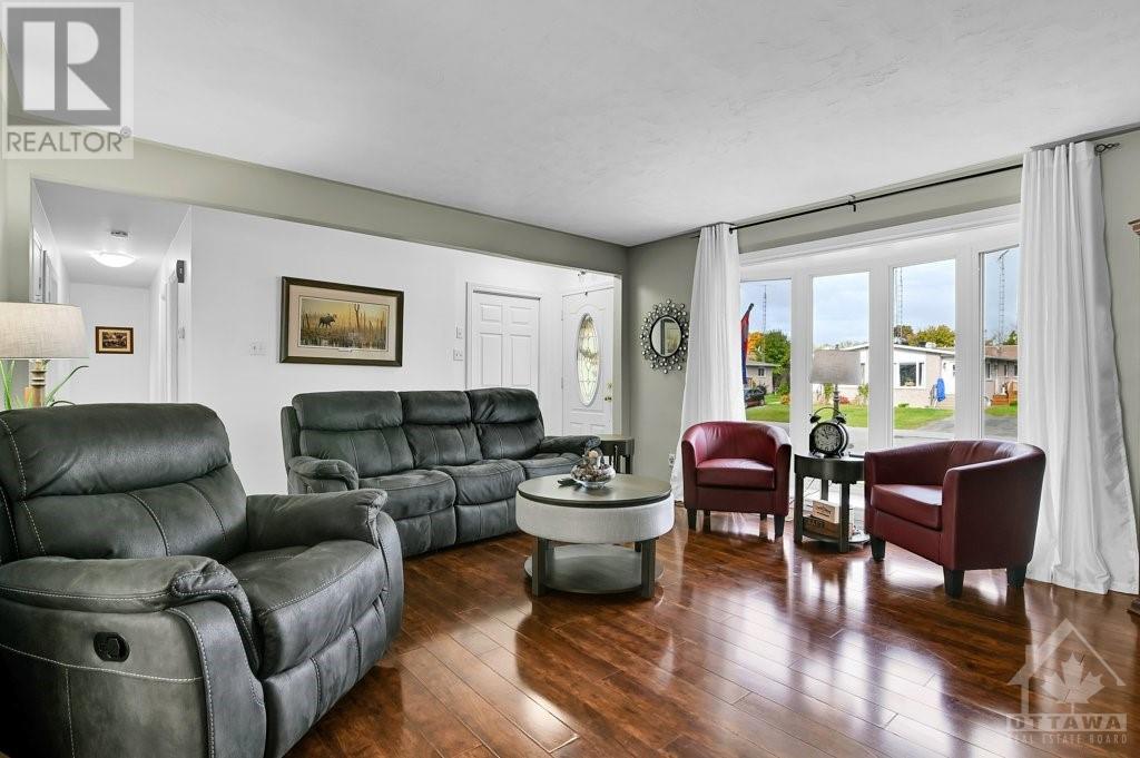 43 Fifth Street E, Morrisburg, Ontario  K0C 1X0 - Photo 5 - 1363799