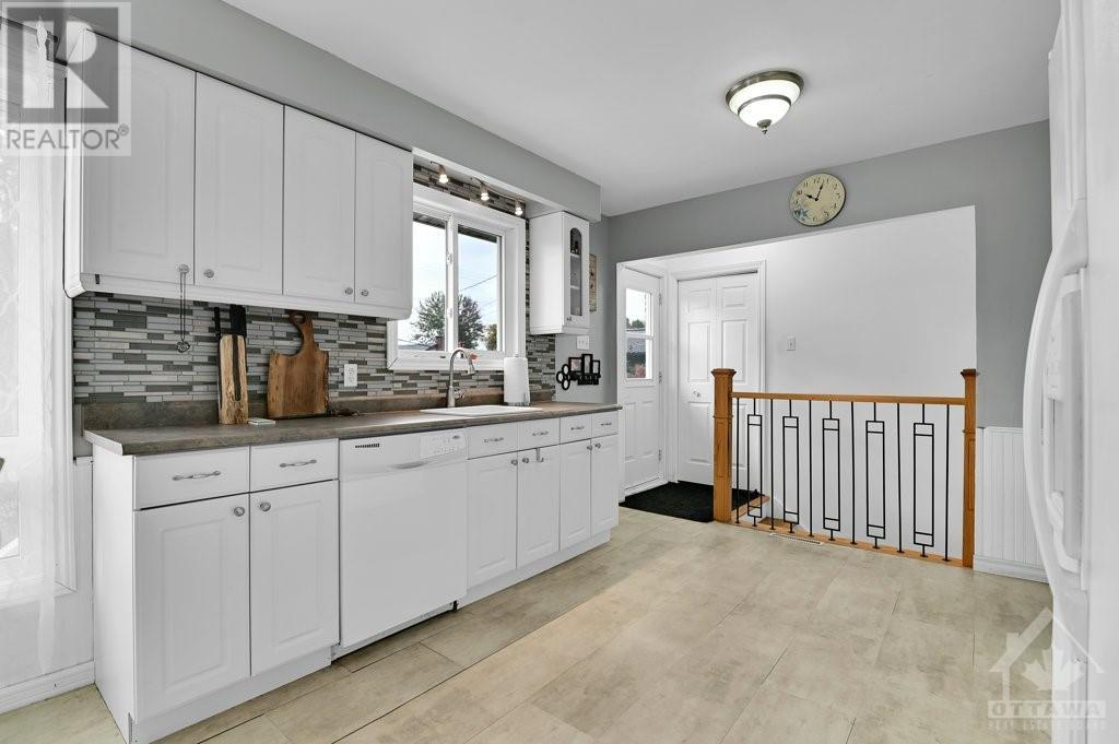 43 Fifth Street E, Morrisburg, Ontario  K0C 1X0 - Photo 8 - 1363799