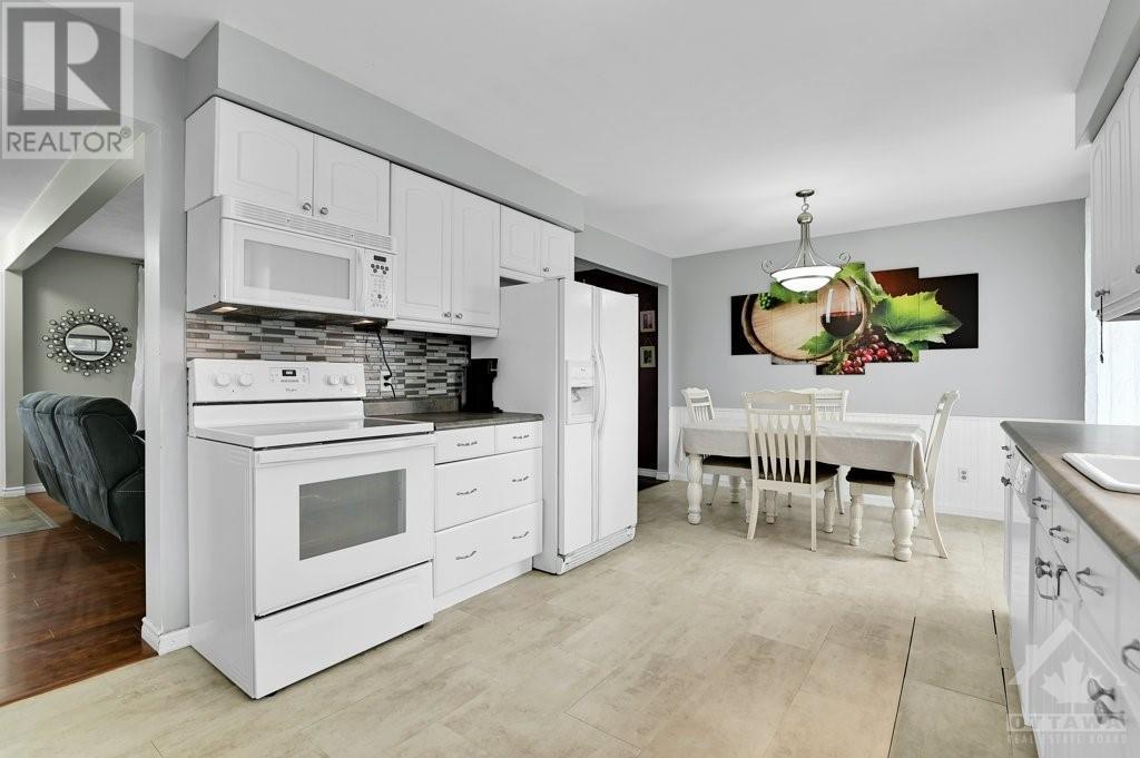 43 Fifth Street E, Morrisburg, Ontario  K0C 1X0 - Photo 9 - 1363799