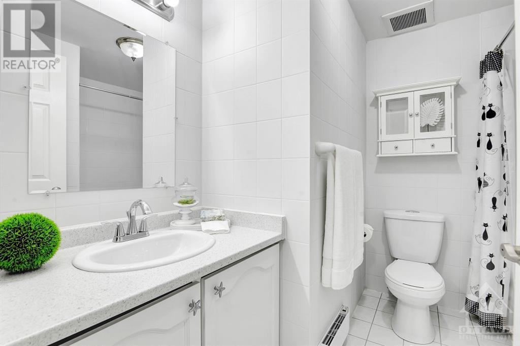 2 Woodvale Green Unit#b, Ottawa, Ontario  K2G 4G8 - Photo 24 - 1365068