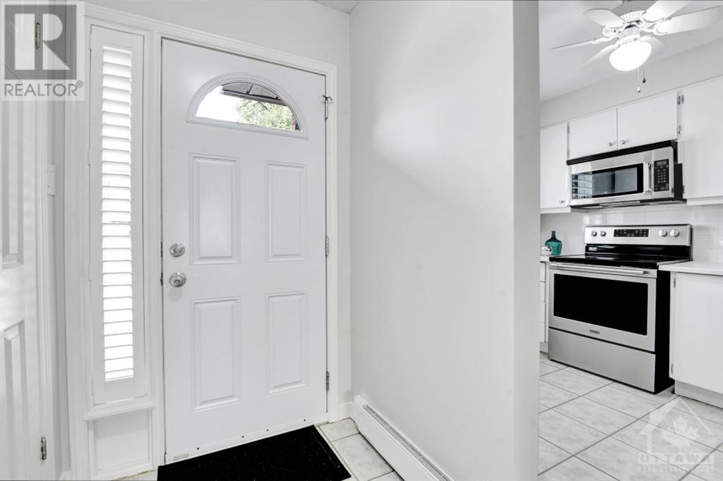 2 Woodvale Green Unit#b, Ottawa, Ontario  K2G 4G8 - Photo 4 - 1365068
