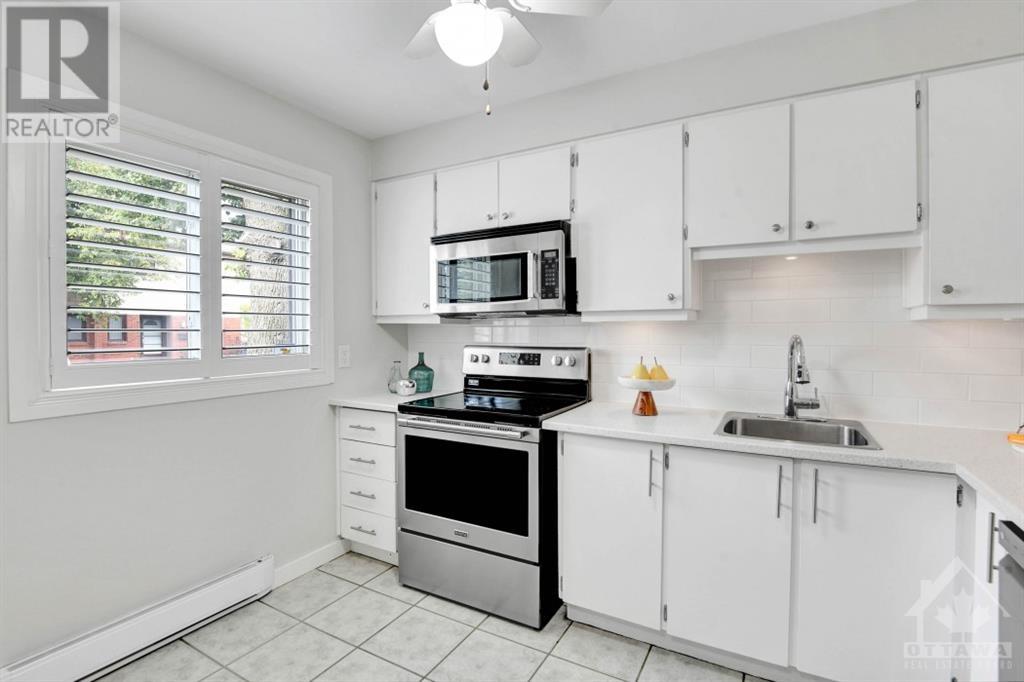 2 Woodvale Green Unit#b, Ottawa, Ontario  K2G 4G8 - Photo 5 - 1365068