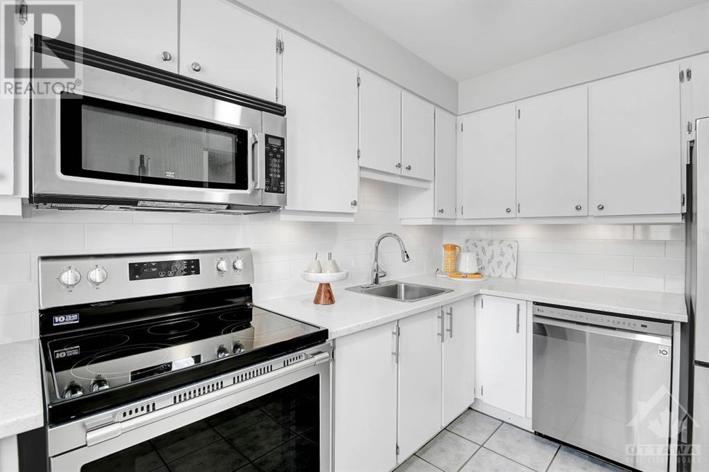 2 Woodvale Green Unit#b, Ottawa, Ontario  K2G 4G8 - Photo 6 - 1365068