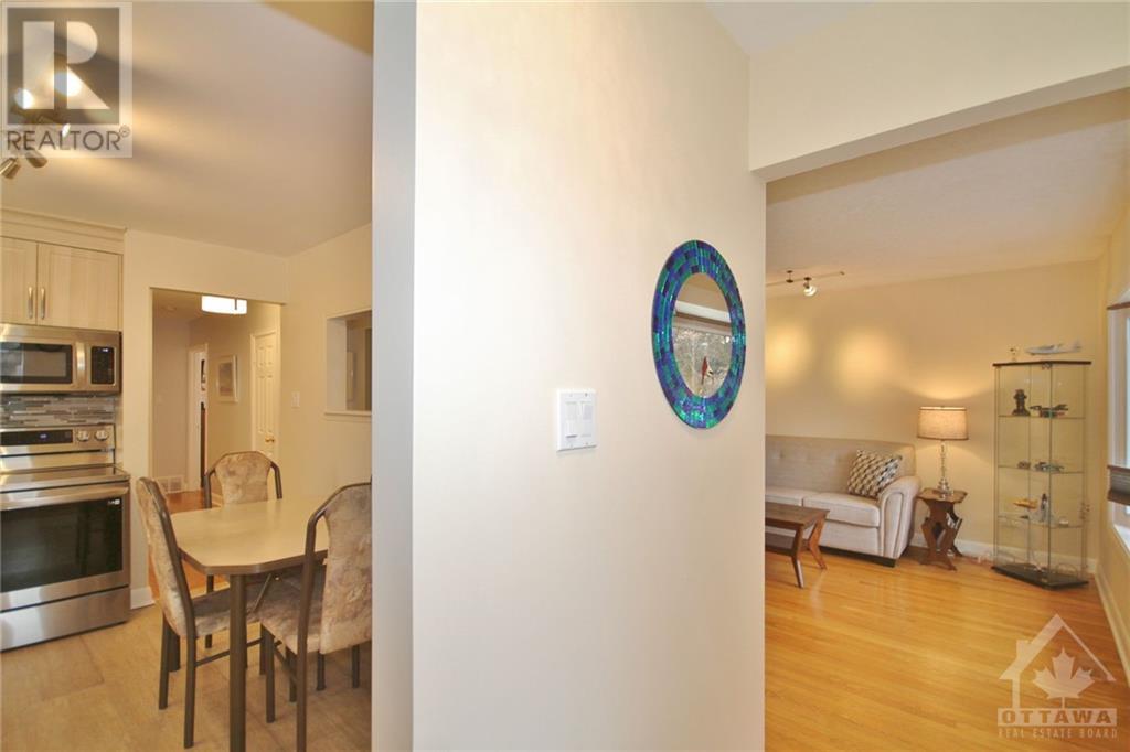 1272 Woodside Drive, Ottawa, Ontario  K2C 2G9 - Photo 3 - 1365196