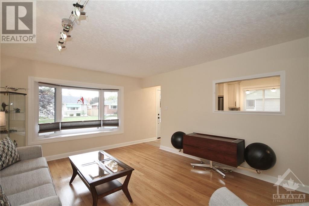 1272 Woodside Drive, Ottawa, Ontario  K2C 2G9 - Photo 6 - 1365196