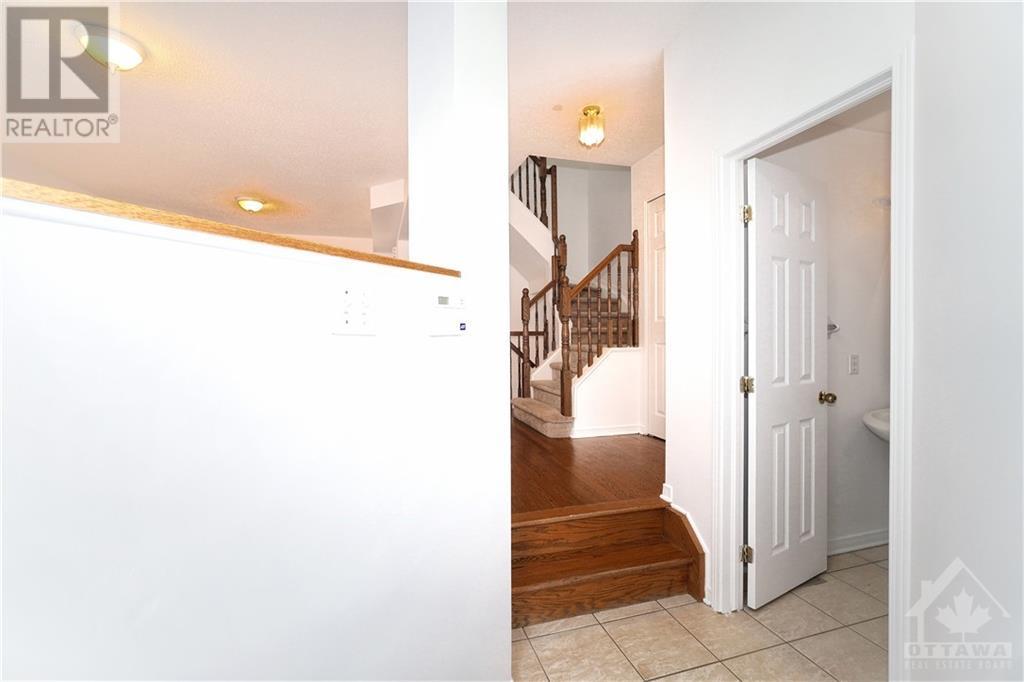 146 Lilibet Crescent, Ottawa, Ontario  K1V 2A2 - Photo 3 - 1365307