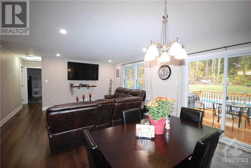 428 Water Street, Eganville, Ontario  K0J 1T0 - Photo 2 - 1365364