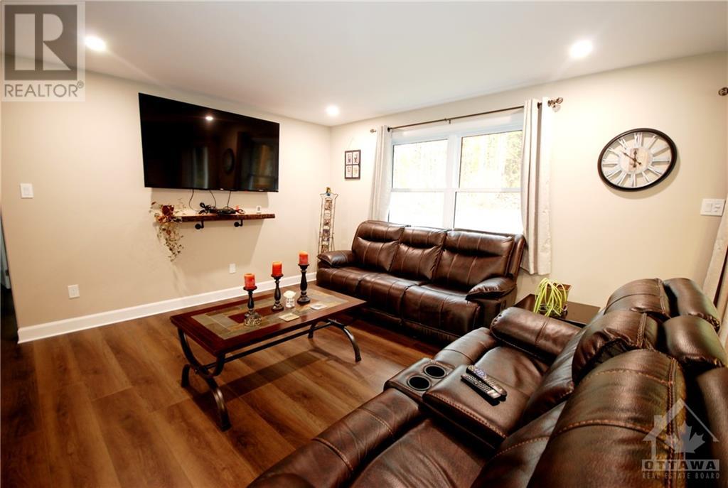 428 Water Street, Eganville, Ontario  K0J 1T0 - Photo 3 - 1365364