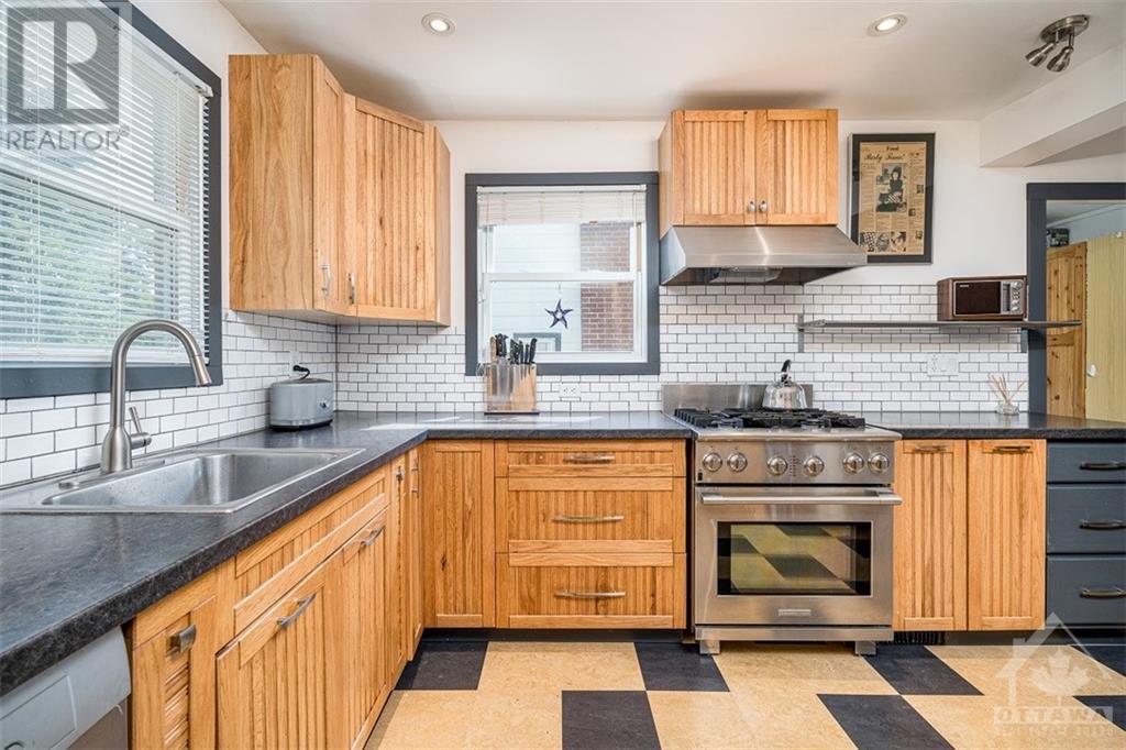 68 Mowat Avenue, Kingston, Ontario  K7M 1J9 - Photo 9 - 1365426