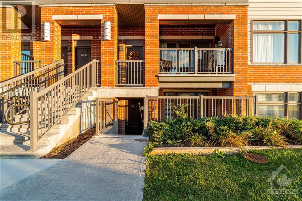 371 Haliburton Heights Unit#f, Ottawa, Ontario  K2V 0J3 - Photo 2 - 1365409