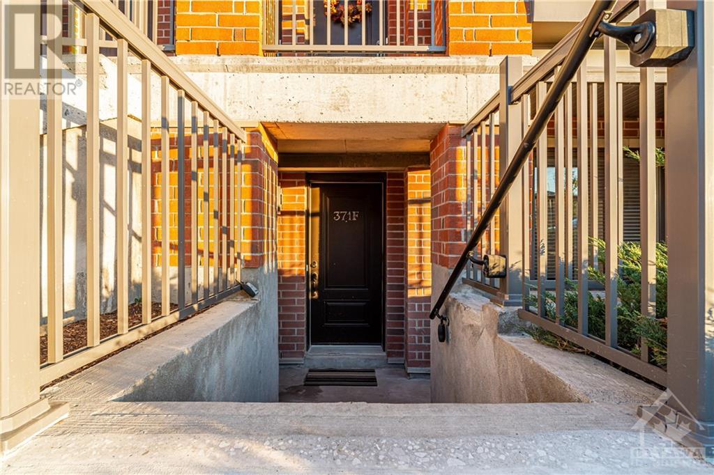 371 Haliburton Heights Unit#f, Ottawa, Ontario  K2V 0J3 - Photo 3 - 1365409