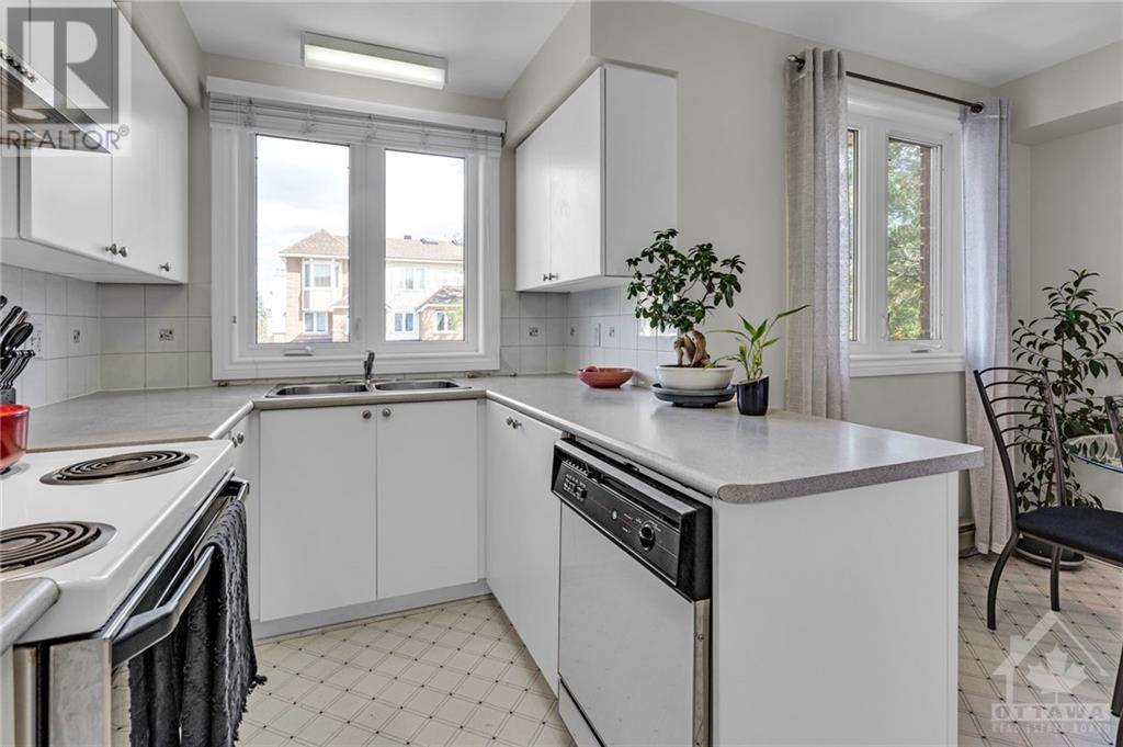 252 Briston Private, Ottawa, Ontario  K1G 5P9 - Photo 8 - 1365435
