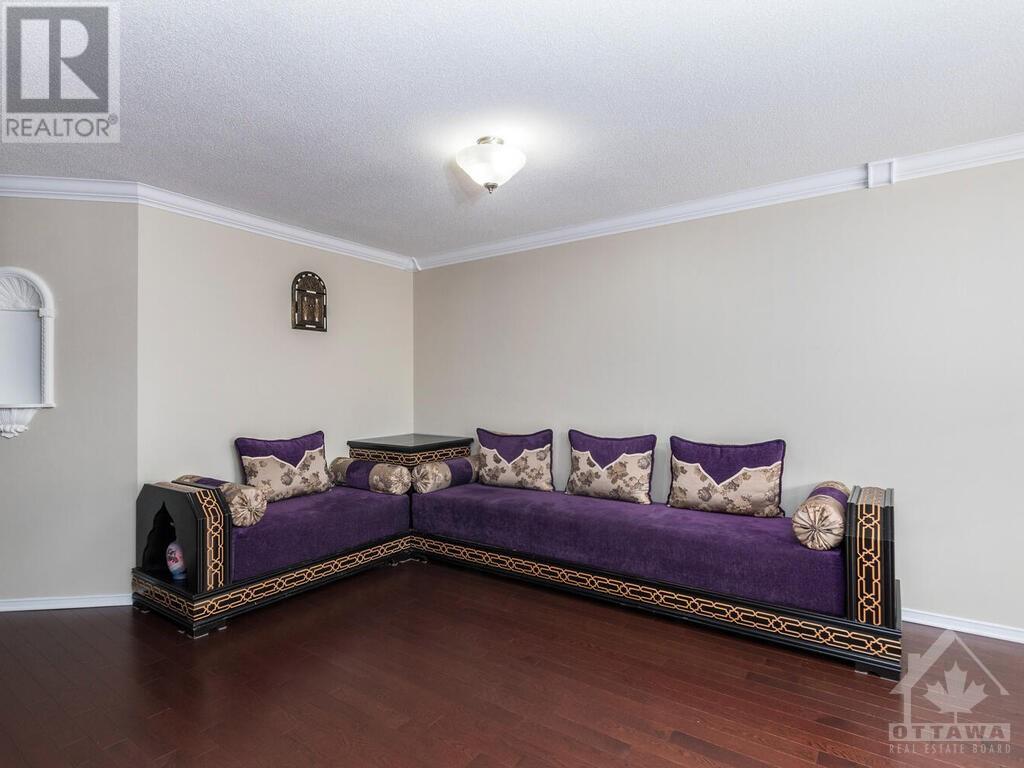 71 Flowertree Crescent, Kanata, Ontario  K2M 2R7 - Photo 4 - 1365549
