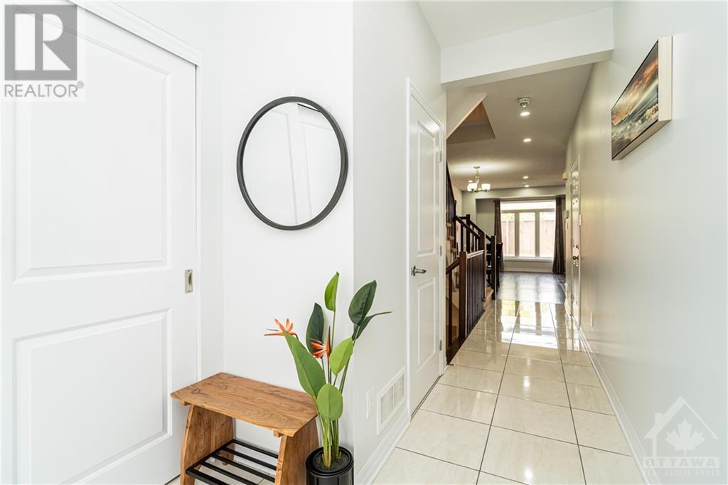 150 Hawkshaw Crescent, Ottawa, Ontario  K2J 0J6 - Photo 4 - 1365334