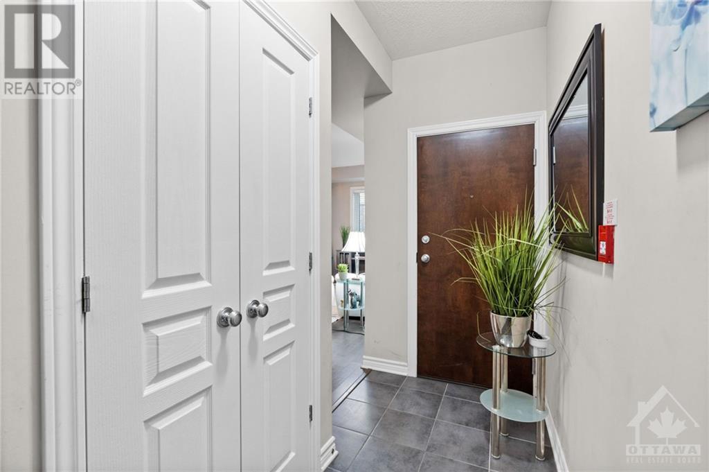 21 Tadley Private Unit#b, Nepean, Ontario  K2J 2T3 - Photo 2 - 1365564