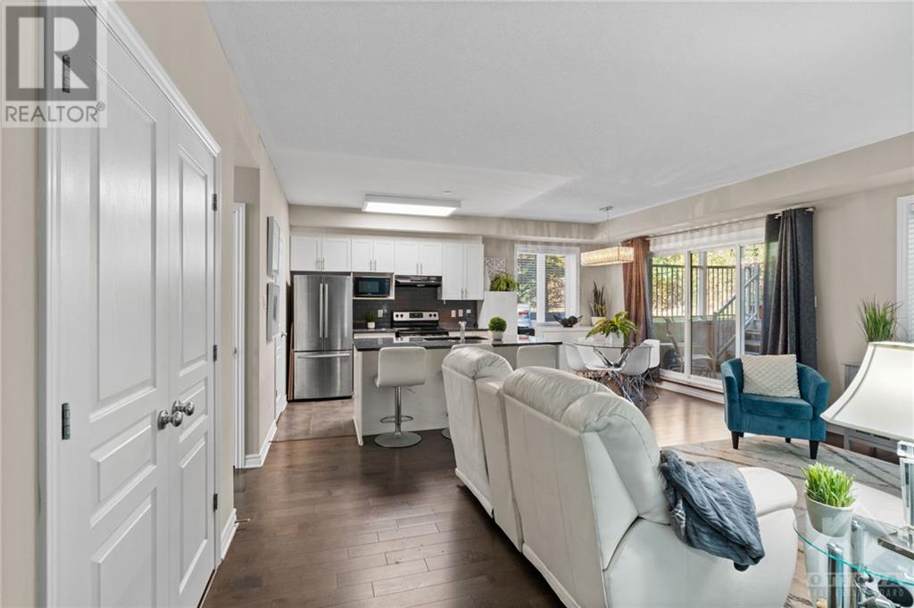 21 Tadley Private Unit#b, Nepean, Ontario  K2J 2T3 - Photo 3 - 1365564