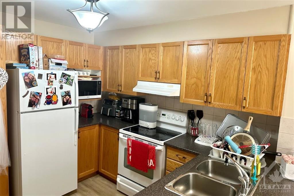 114 Chapman Mills Drive, Nepean, Ontario  K2J 0B7 - Photo 2 - 1364529