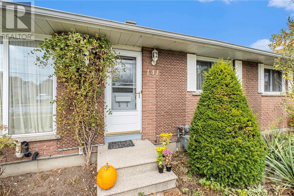 141 Knoxdale Road, Ottawa, Ontario  K2G 1A8 - Photo 2 - 1365324