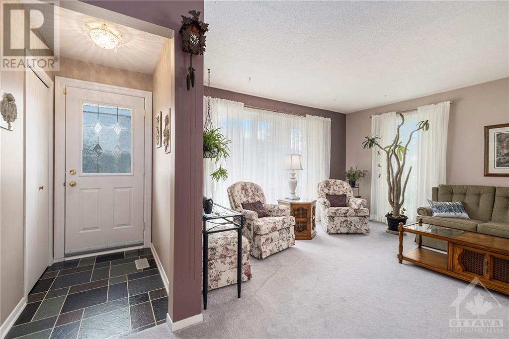 141 Knoxdale Road, Ottawa, Ontario  K2G 1A8 - Photo 4 - 1365324