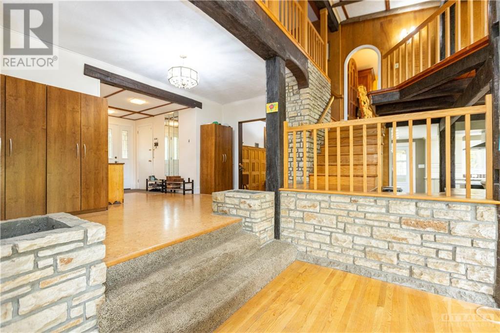32 Ryeburn Drive, Ottawa, Ontario  K1V 1H6 - Photo 5 - 1365357
