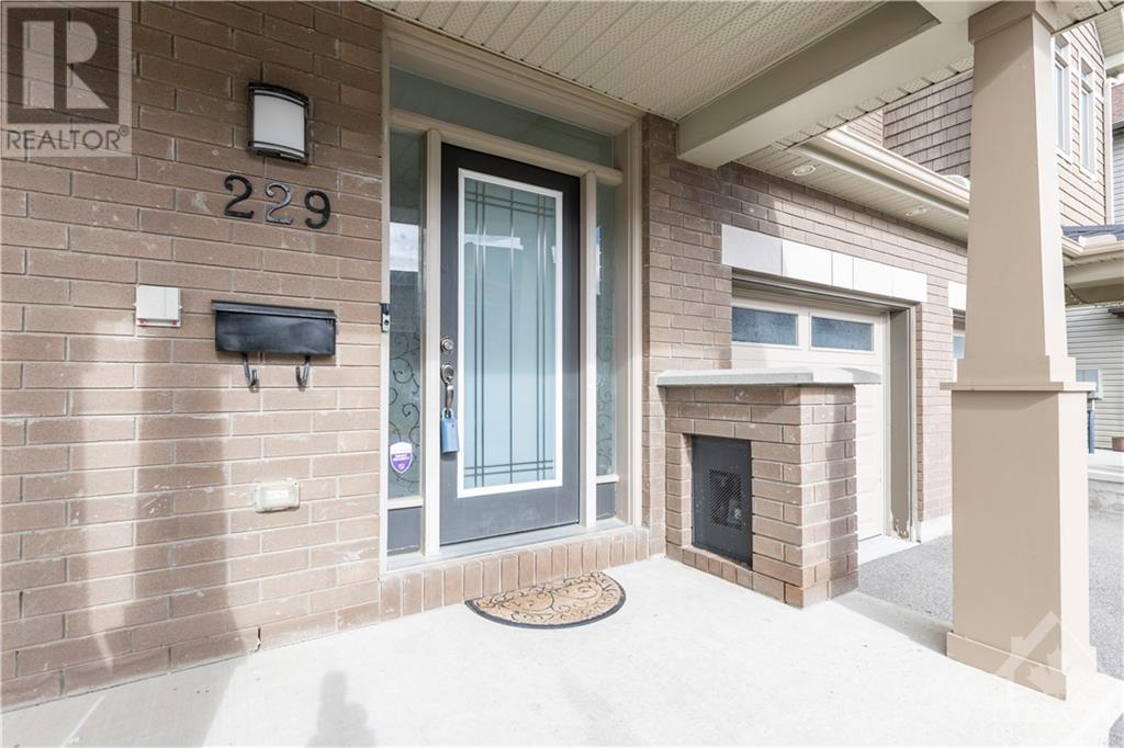 229 Overberg Way, Kanata, Ontario  K2S 0V8 - Photo 3 - 1365660