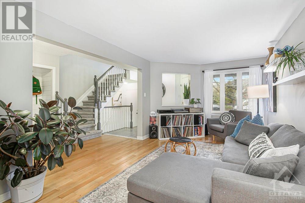 87 Hunterswood Crescent, Ottawa, Ontario  K1G 5V9 - Photo 4 - 1365798