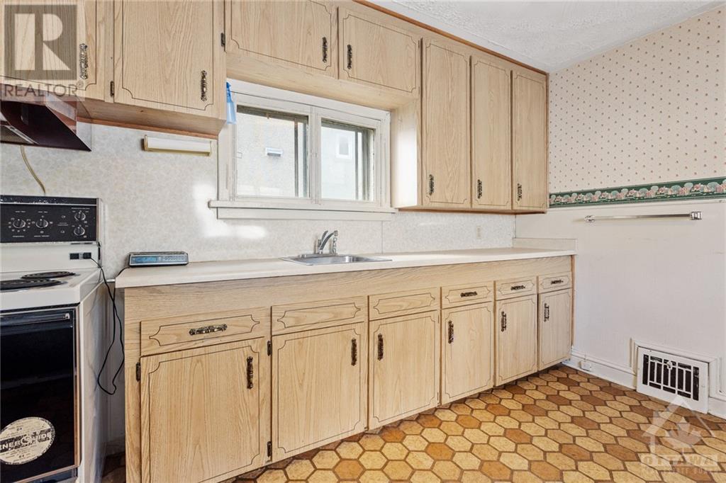 13 Pinehurst Avenue, Ottawa, Ontario  K1Y 1K2 - Photo 10 - 1365397