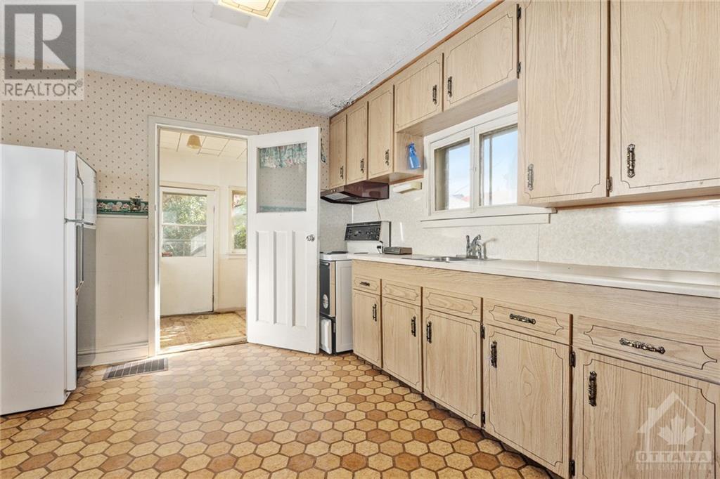 13 Pinehurst Avenue, Ottawa, Ontario  K1Y 1K2 - Photo 9 - 1365397