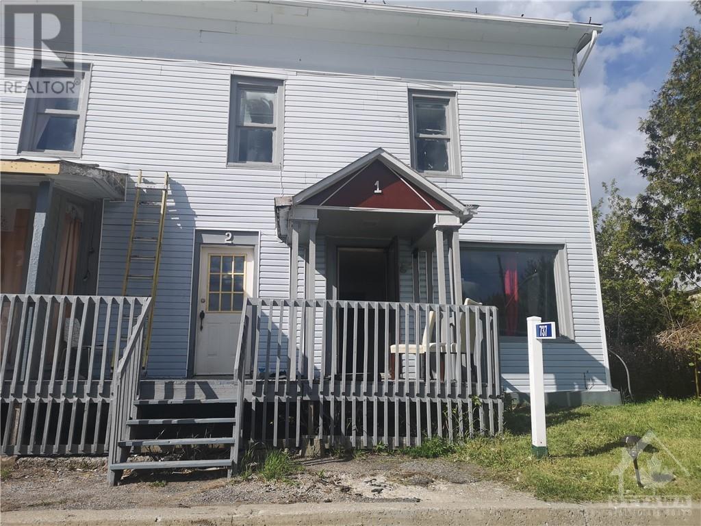 737 Main Street, Ste Anne De Prescott, Ontario  K0B 1M0 - Photo 2 - 1365637