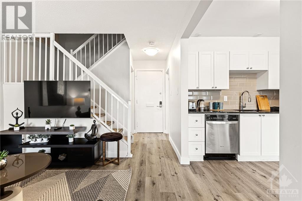 8-9 Majestic Drive, Ottawa, Ontario  K2G 1W4 - Photo 2 - 1365501