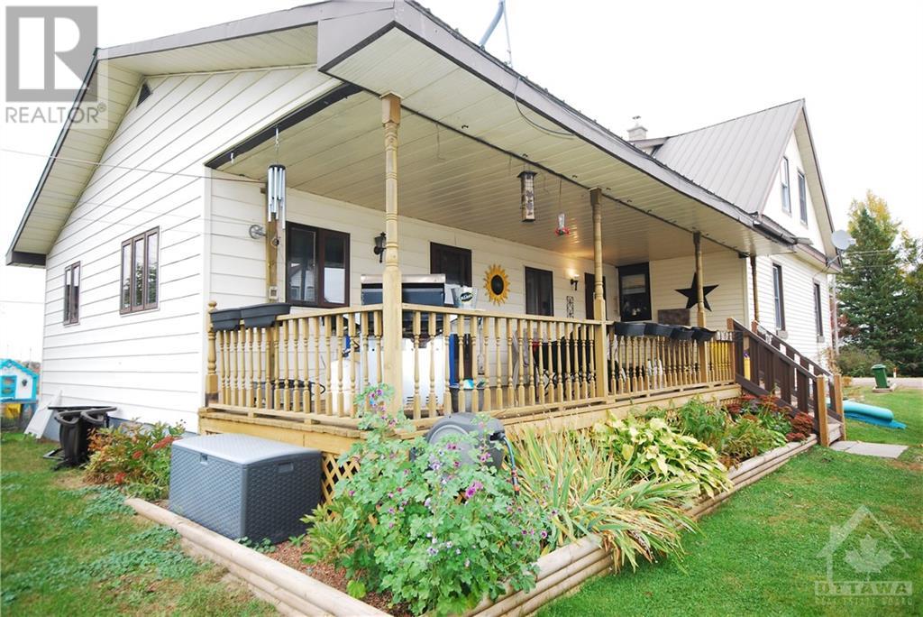 2419 Micksburg Road, Cobden, Ontario  K0J 1K0 - Photo 2 - 1365898