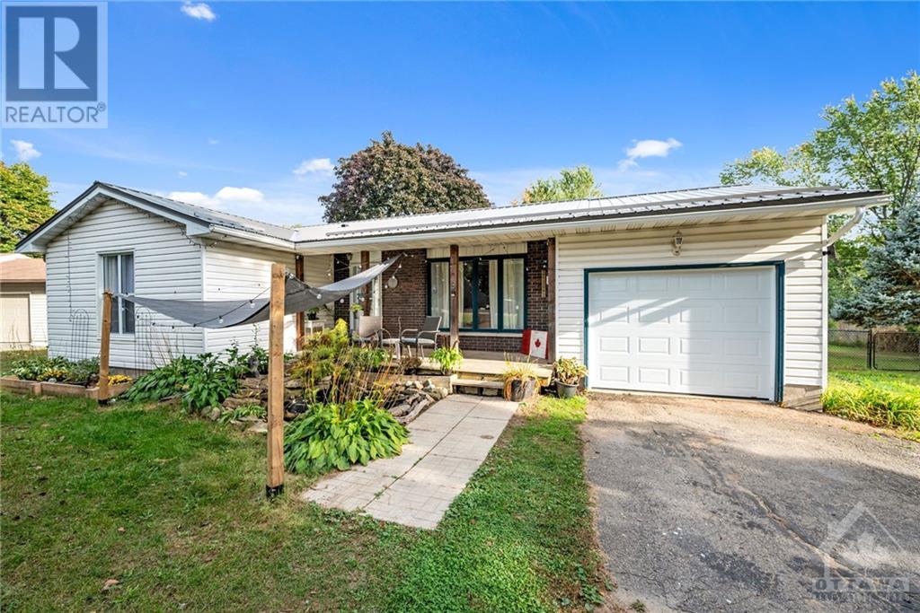 9 BERNARD CRESCENT, augusta, Ontario