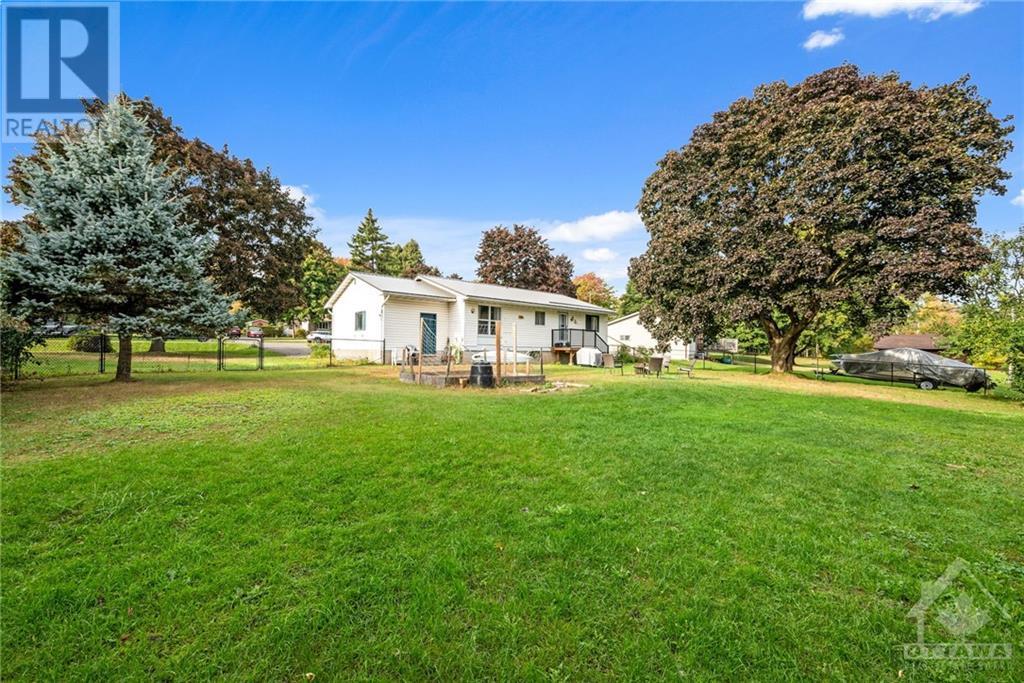 9 Bernard Crescent, Augusta, Ontario  K0E 1P0 - Photo 3 - 1365966