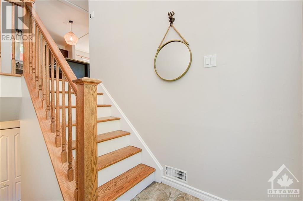 59 Assiniboine Drive, Nepean, Ontario  K2E 5R8 - Photo 3 - 1365629