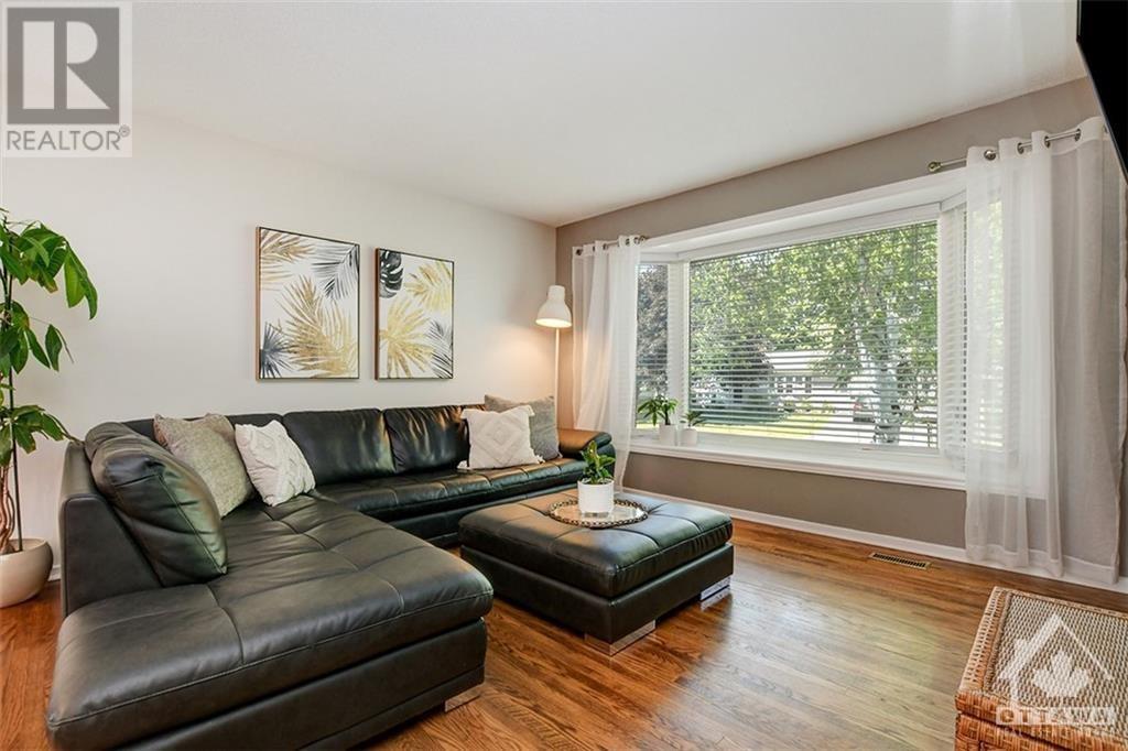 59 Assiniboine Drive, Nepean, Ontario  K2E 5R8 - Photo 4 - 1365629