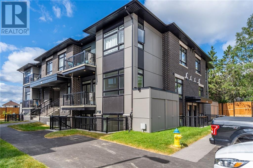 400 ROLLING MEADOW CRESCENT UNIT#E, ottawa, Ontario