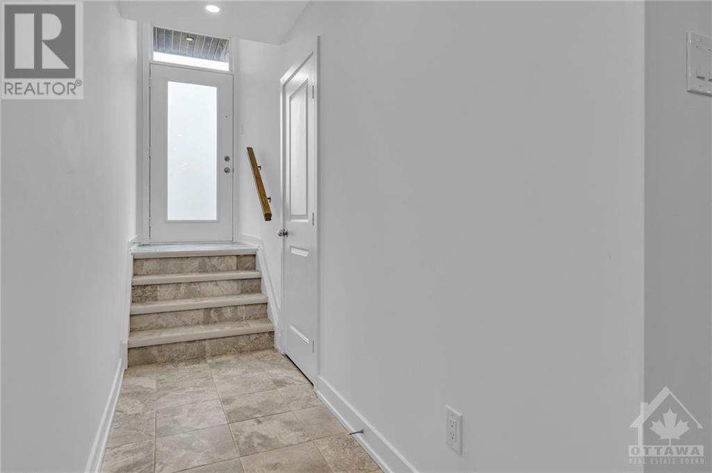 400 Rolling Meadow Crescent Unit#e, Ottawa, Ontario  K1W 0S1 - Photo 3 - 1366107