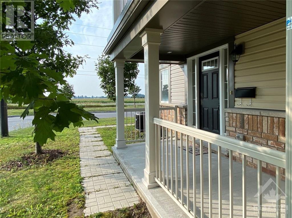 541 Meadowcreek Circle, Ottawa, Ontario  K2M 0J9 - Photo 3 - 1365351